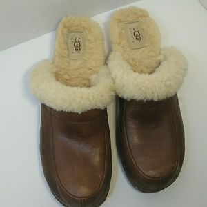 UGGS/ Leather and Sherpa Clogs